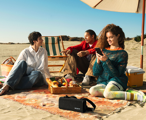 ULT FIELD 7 Give your party a bass boost.