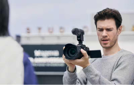 [PDP] [CEAG480T] x3 [item 2] [image] CFexpress Type A G Series with high-capacity lineup