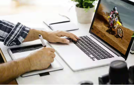 [PDP] [CEAG480T] x3 [item 3] [image] CFexpress Type A G Series with high-capacity lineup