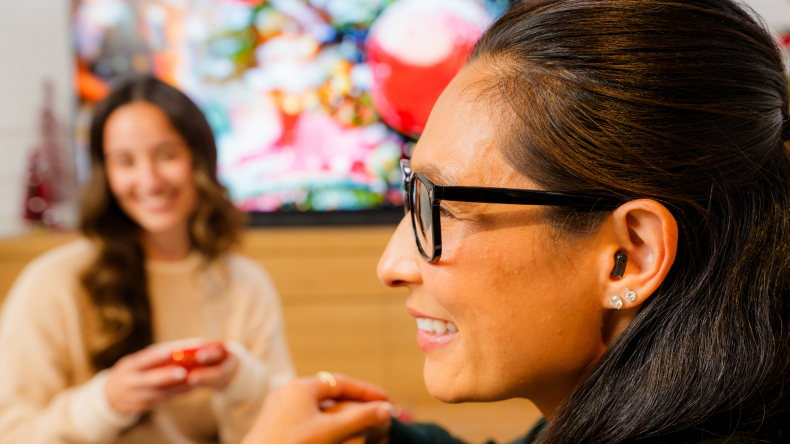 Automatically adjusts to your surroundings